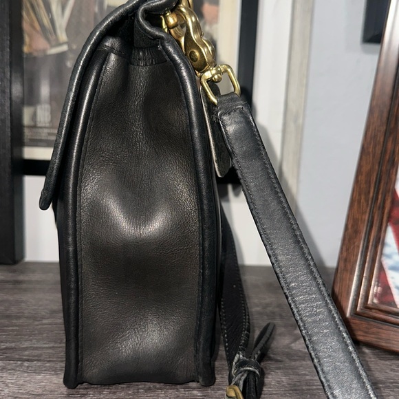 Vintage Coach Willis Black
Leather Cross-body/Satchel/Top Handle
Bag 9927 - Picture 11 of 16